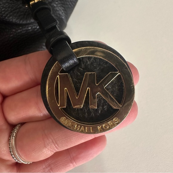 Michael Kors Black Pebbled Leather Jet Set Tote Bag - Picture 4 of 12